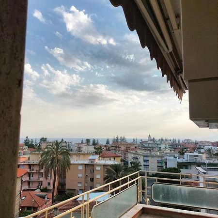 Attico Con Vista Mozzafiato Apartment Bordighera Ngoại thất bức ảnh