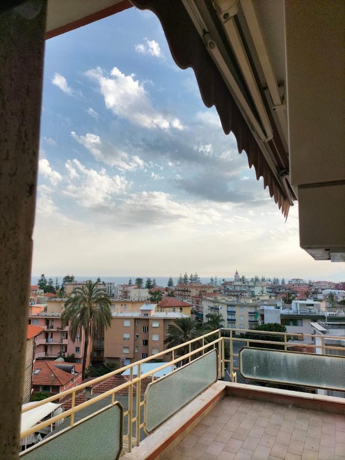 Attico Con Vista Mozzafiato Apartment Bordighera Ngoại thất bức ảnh
