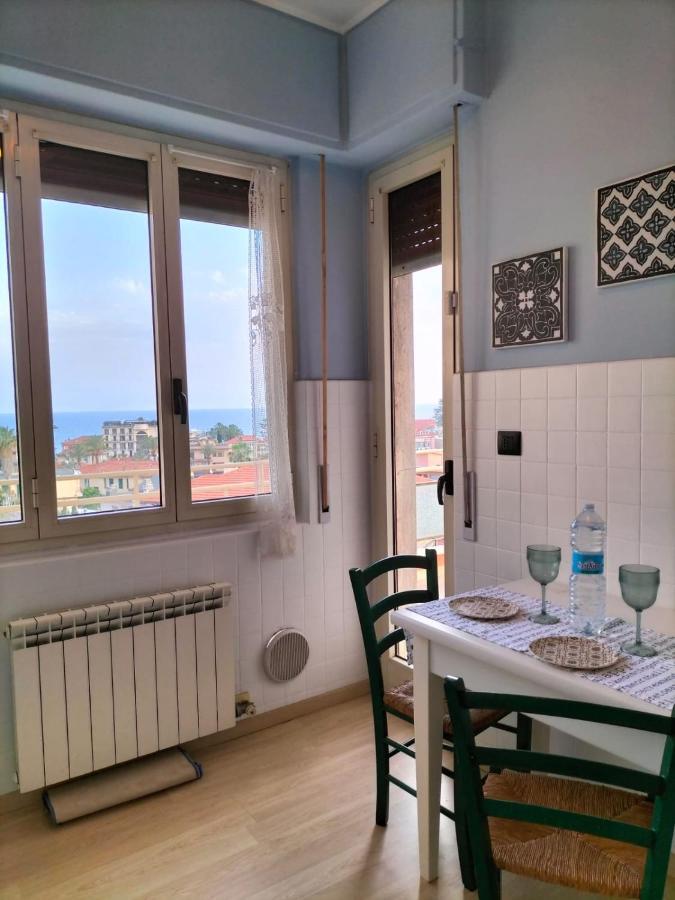 Attico Con Vista Mozzafiato Apartment Bordighera Ngoại thất bức ảnh